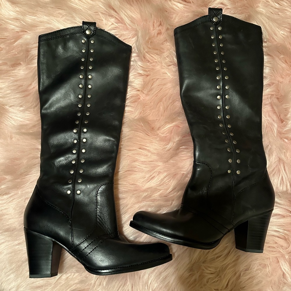 Black Leather Cowboy Style Boots